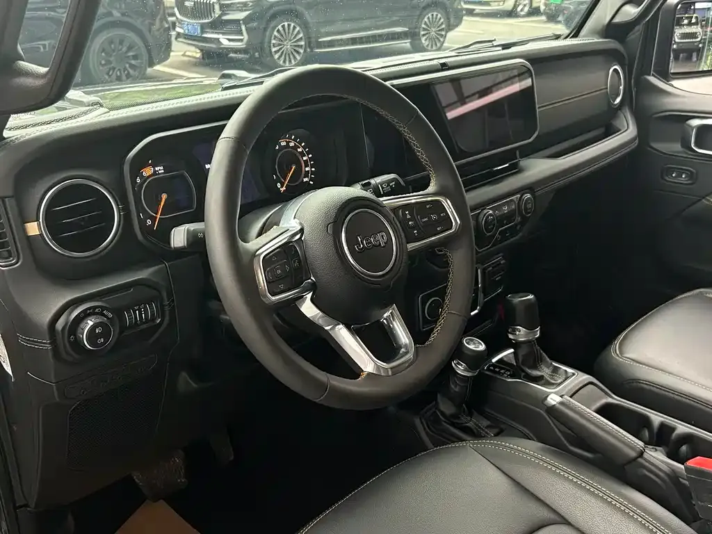 Jeep Wrangler — фото 2