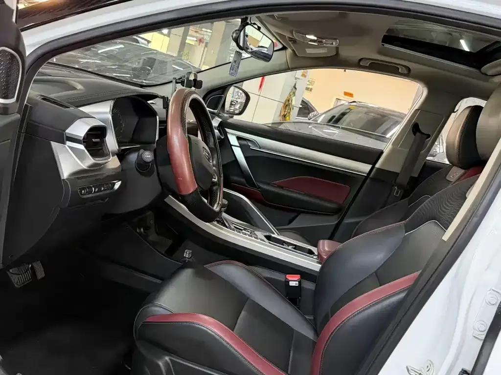 Geely Binyue 2022 из CN, фото 6
