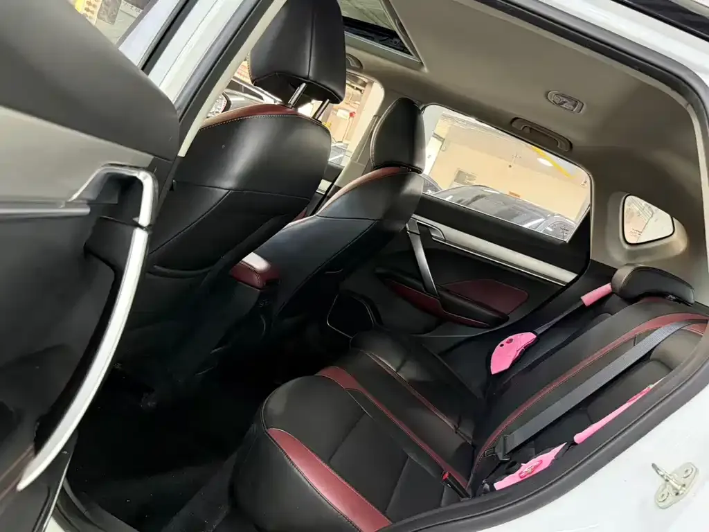Geely Binyue 2022 из CN, фото 2