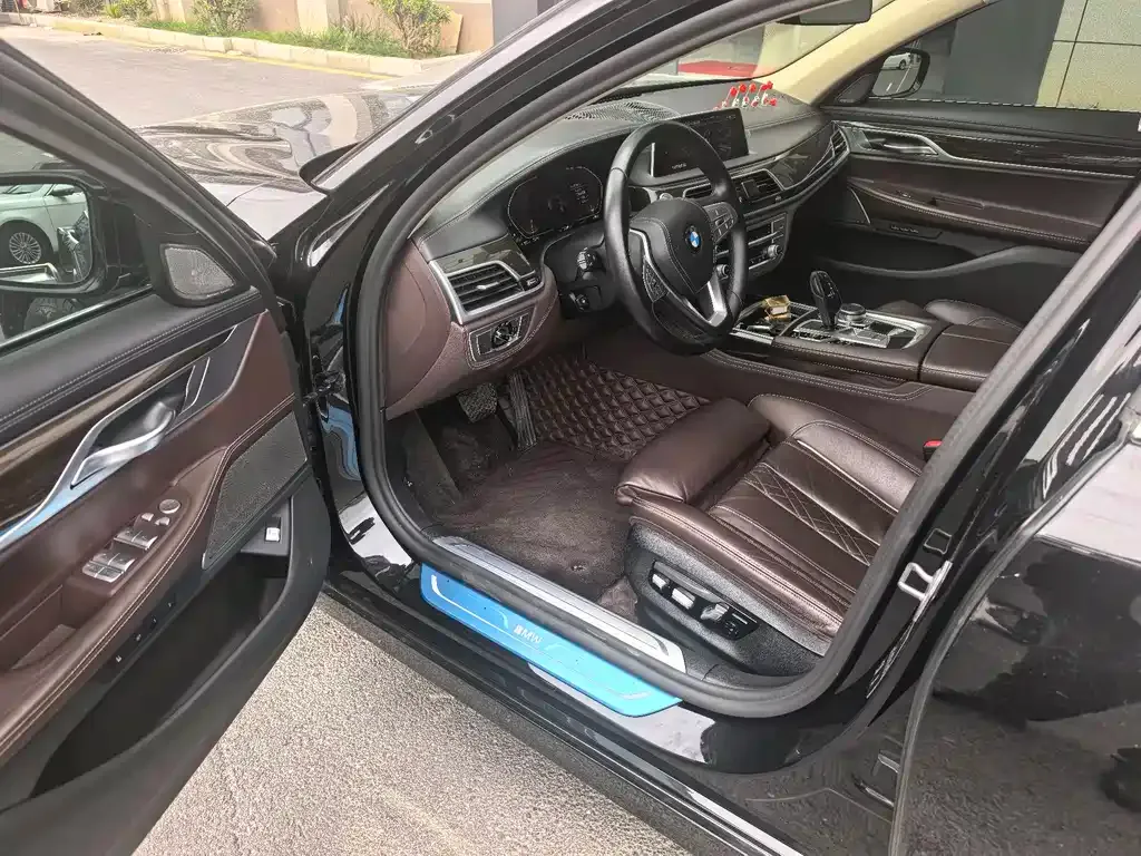 BMW 7 Series 2021 из CN, фото 4