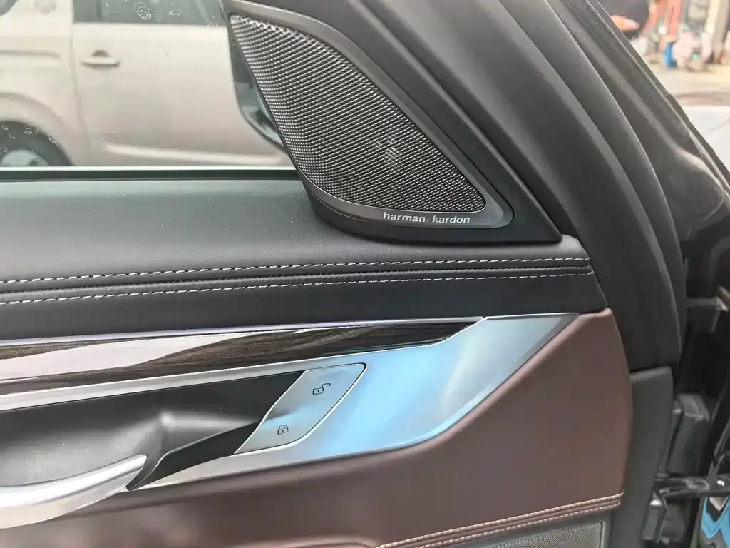 BMW 7 Series 2021 из CN, фото 2