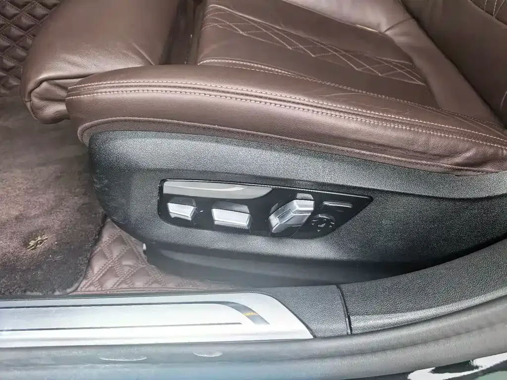 BMW 7 Series 2021 из CN, фото 8