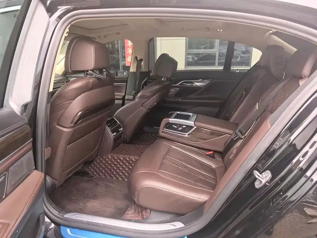 BMW 7 Series 2021 из CN, фото 6