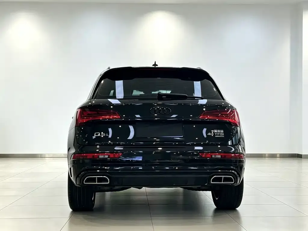 Audi Q5L — фото 3