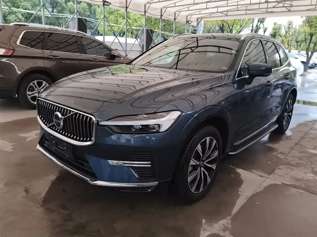 Volvo XC60 — фото 1