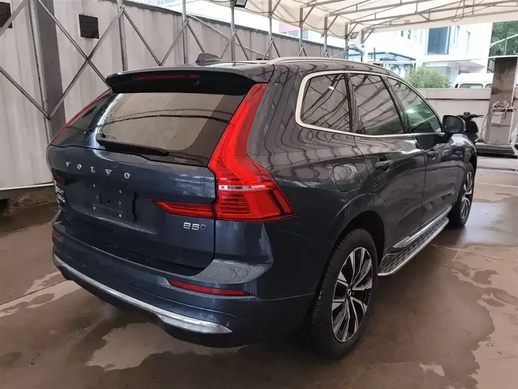 Volvo XC60 — фото 10