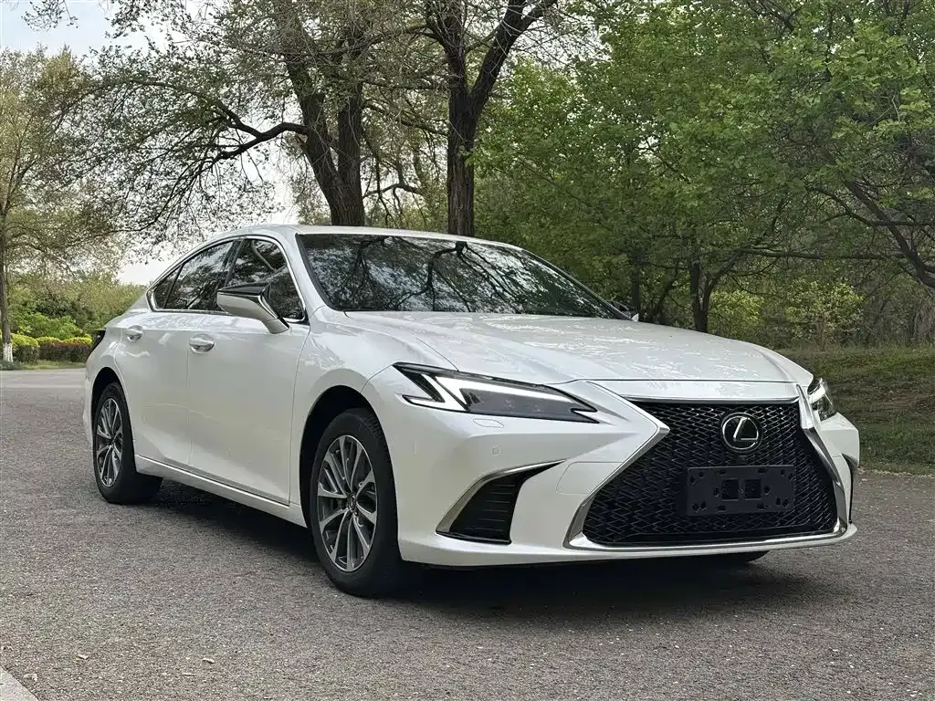 Lexus ES — фото 4
