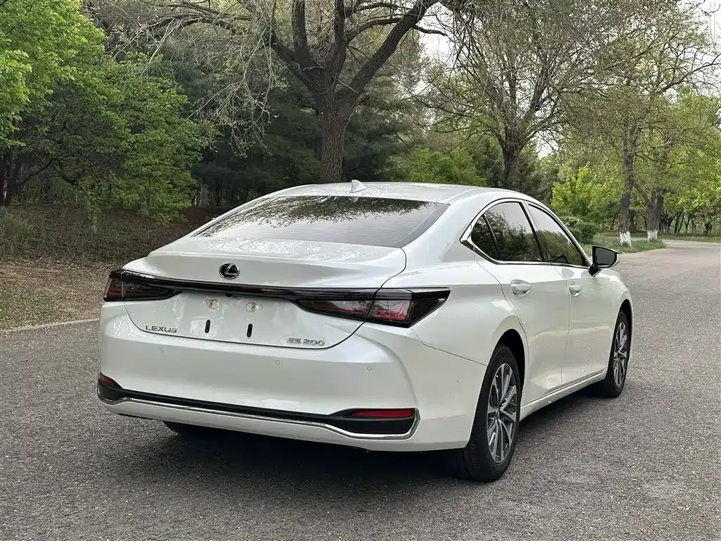 Lexus ES — фото 9