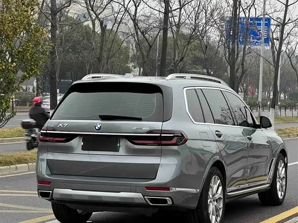 BMW X7 — фото 7