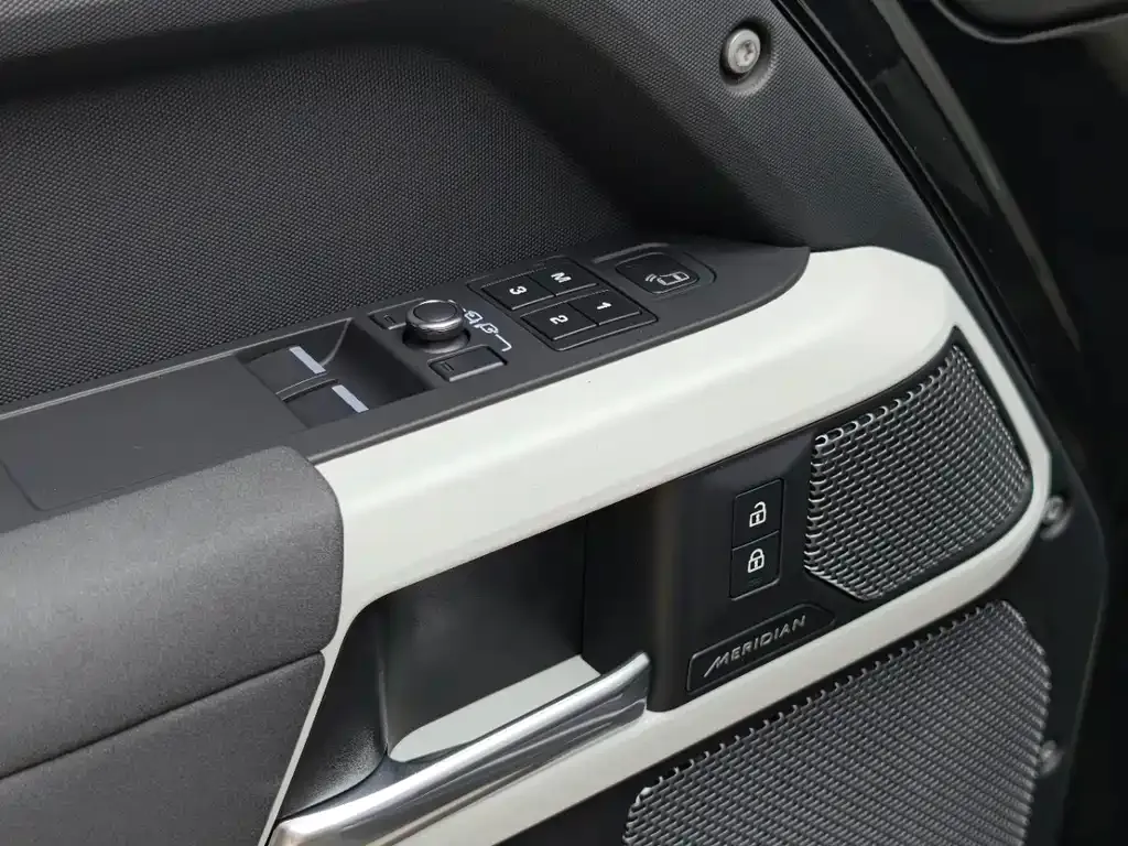 Land Rover Defender 2023 из CN, фото 7