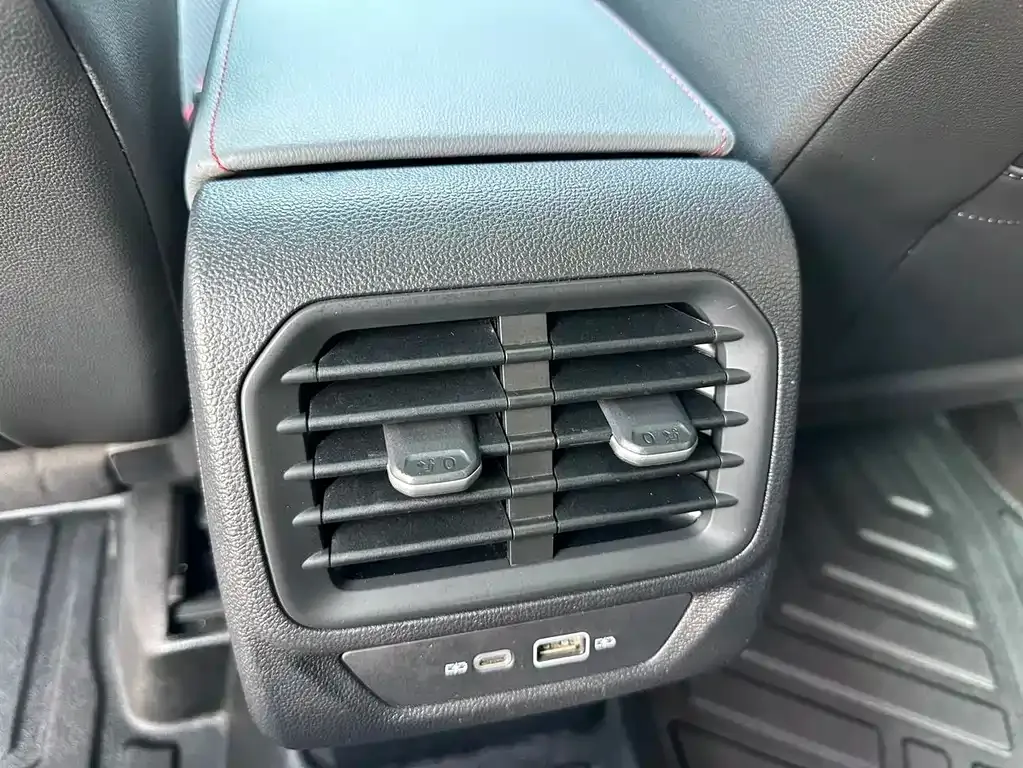 Volkswagen Lamando 2024 из CN, фото 6