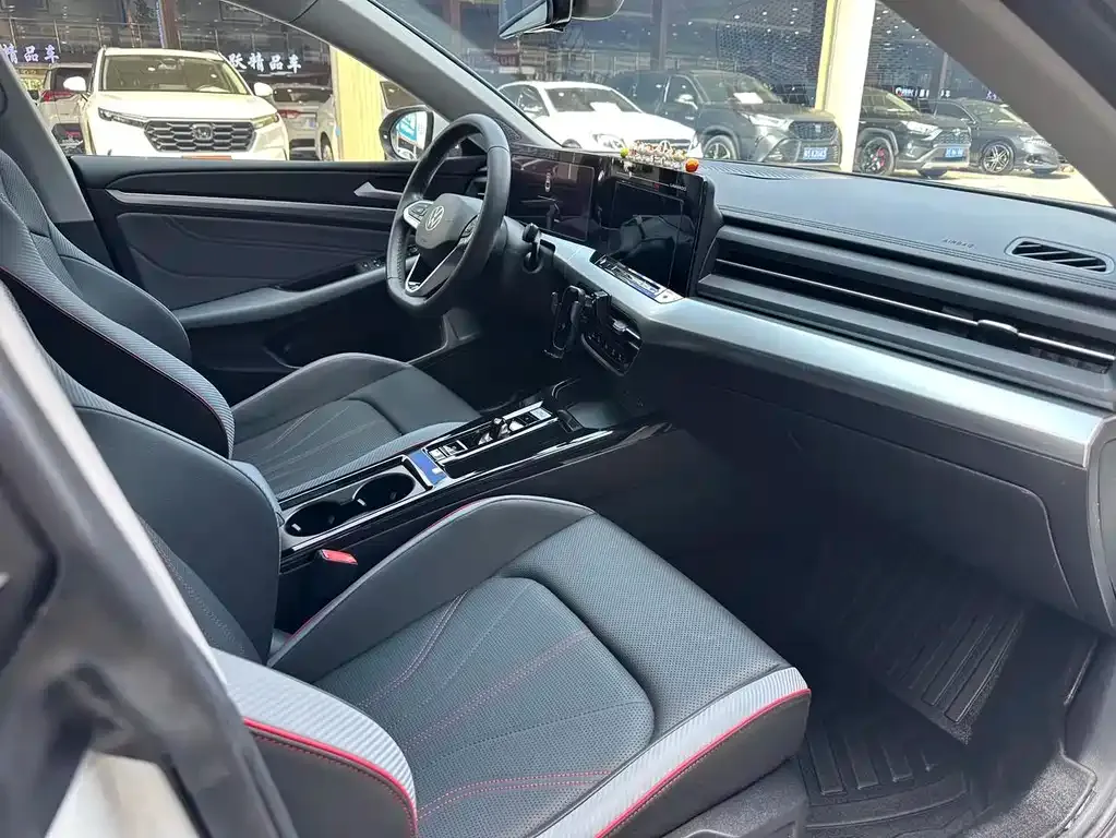 Volkswagen Lamando 2024 из CN, фото 2