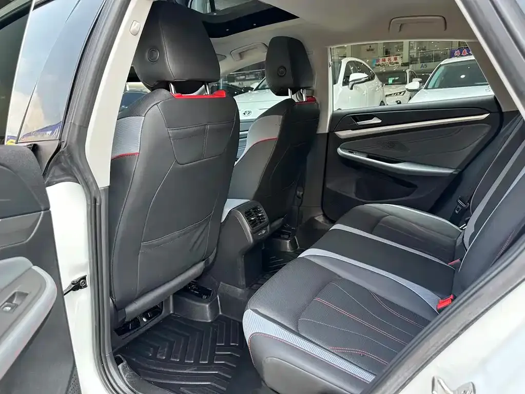 Volkswagen Lamando 2024 из CN, фото 10