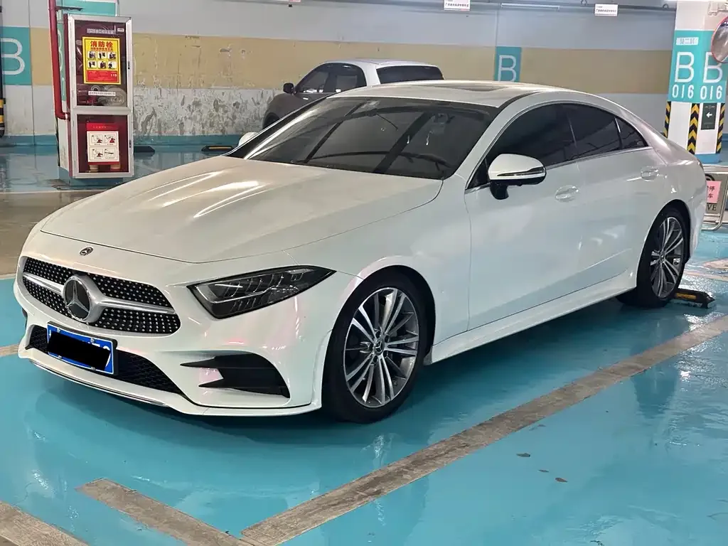 Mercedes-Benz CLS — фото 1