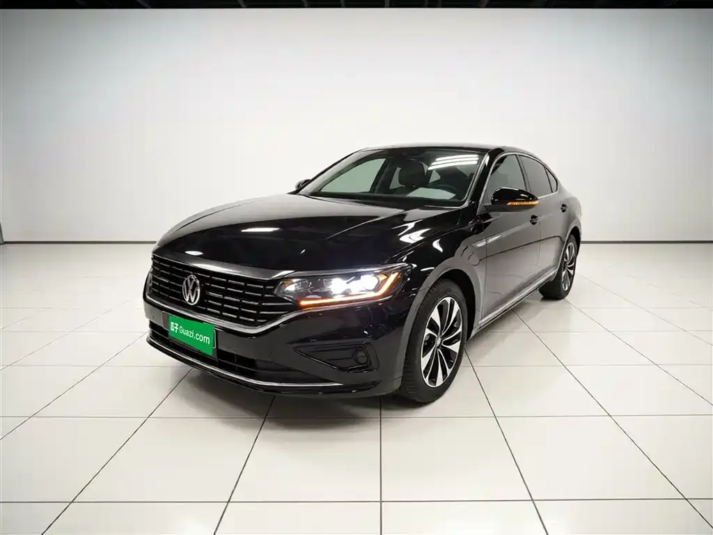 Volkswagen Passat — фото 1