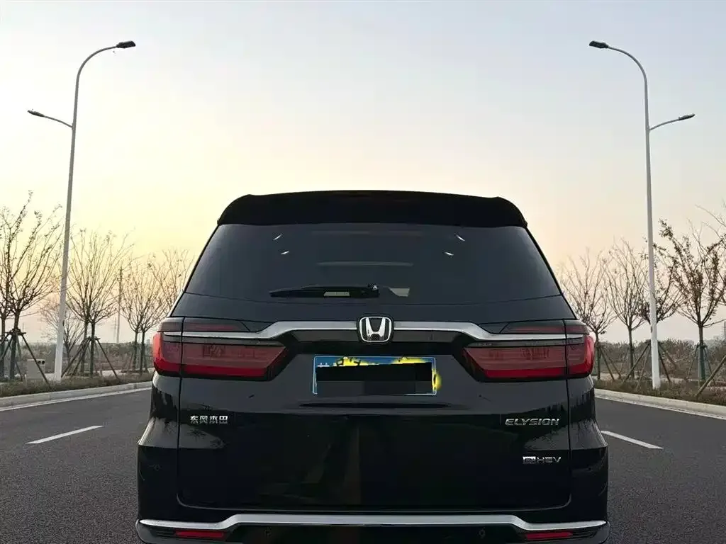 Honda Elysion 2024 из CN, фото 6