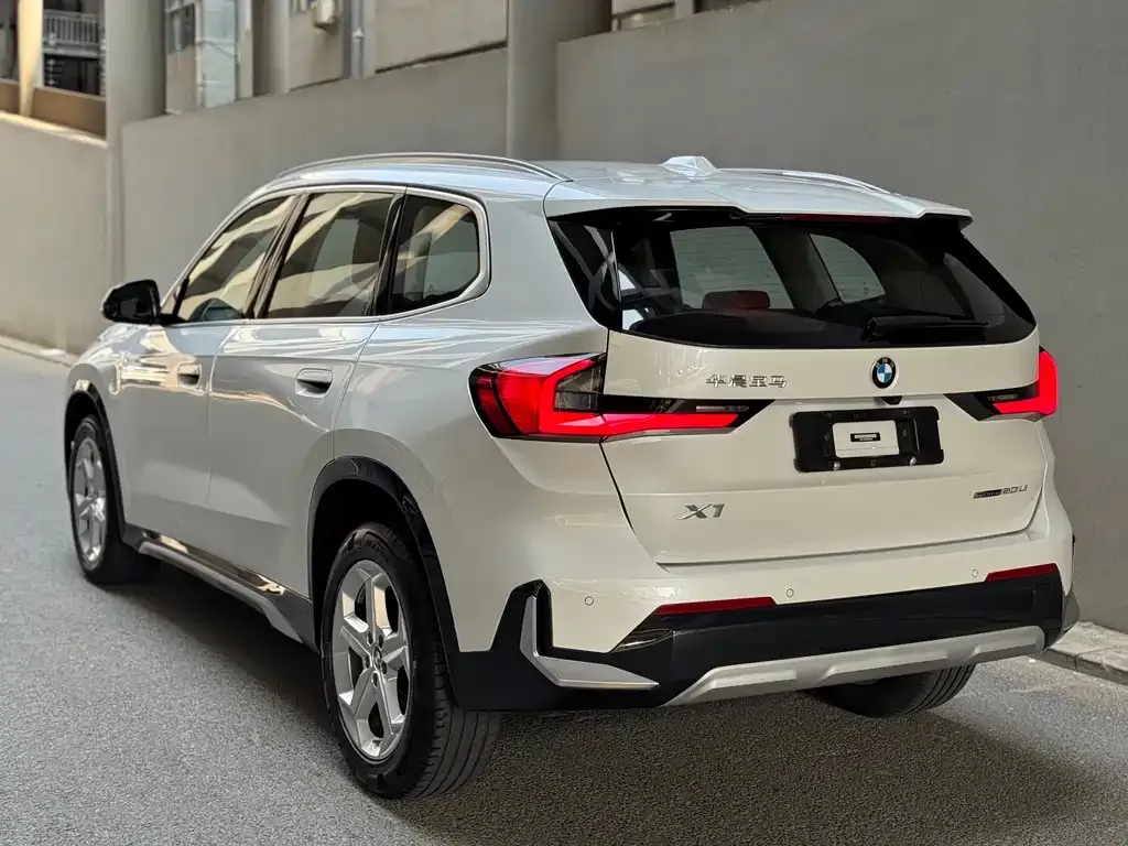 BMW X1 — фото 10
