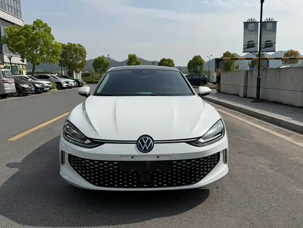 Volkswagen Lamando 2024 из CN, фото 3