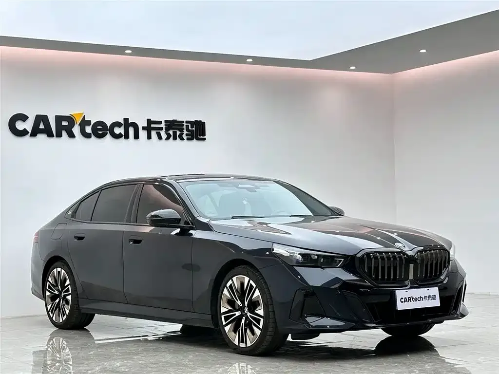 BMW 5 Series — фото 4