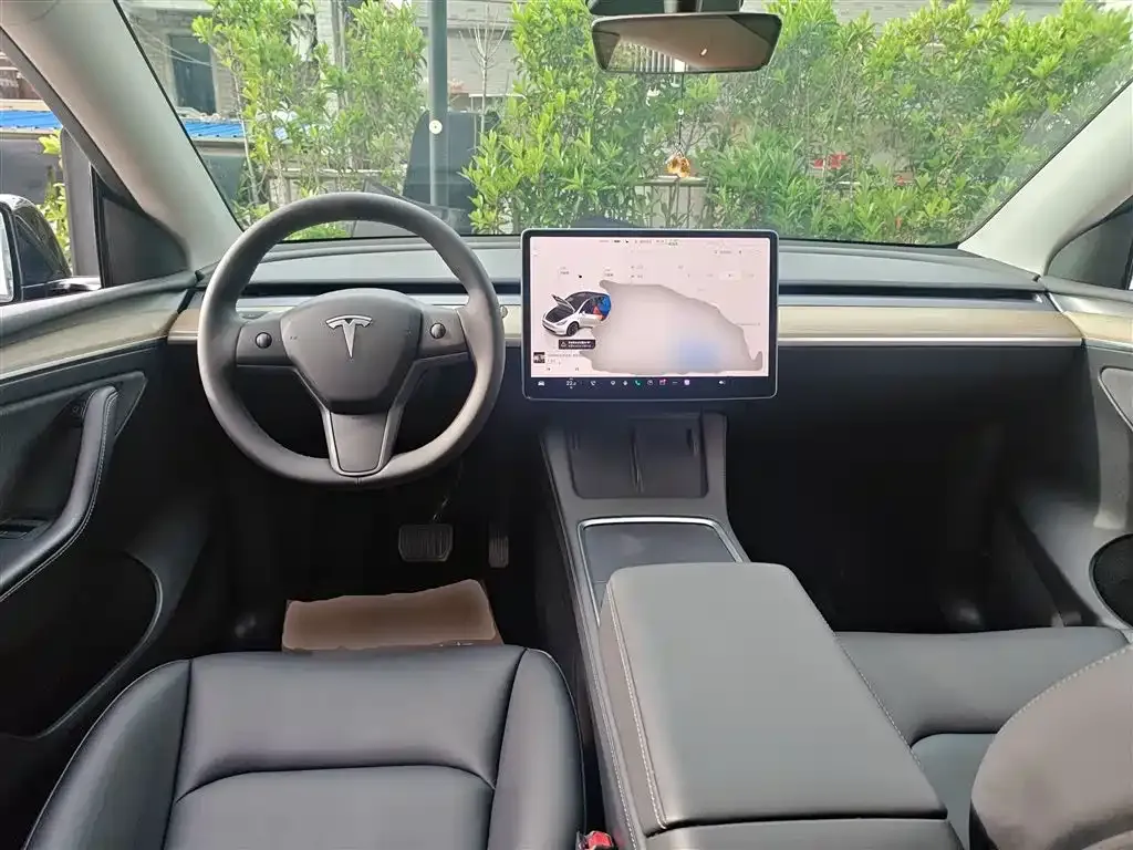 Tesla Model Y — фото 5
