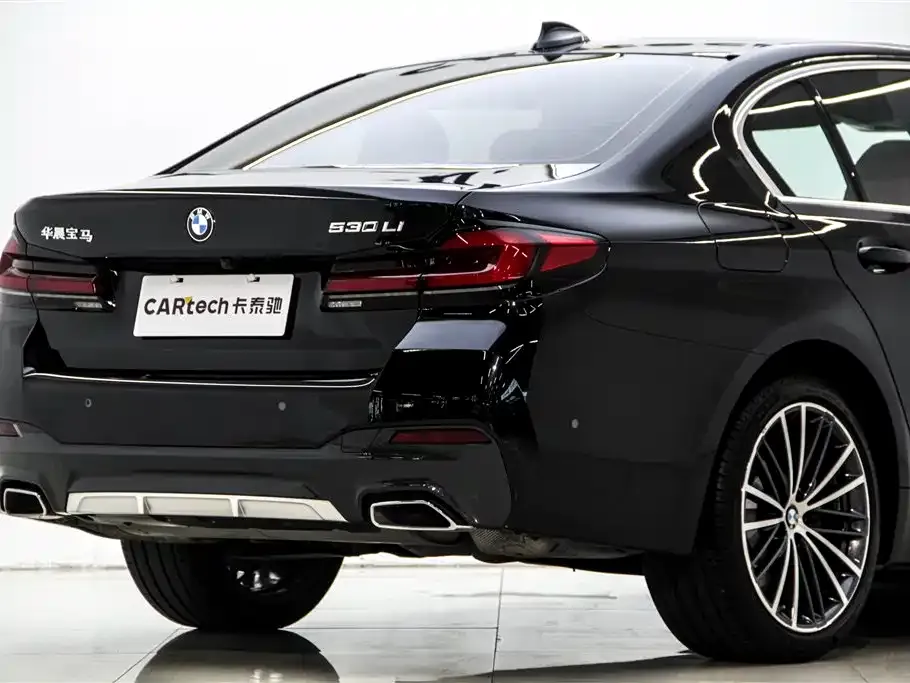 BMW 5 Series — фото 6