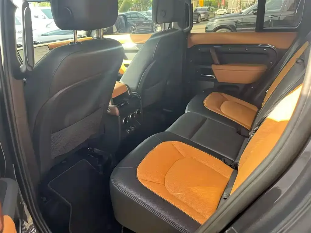 Land Rover Defender — фото 2