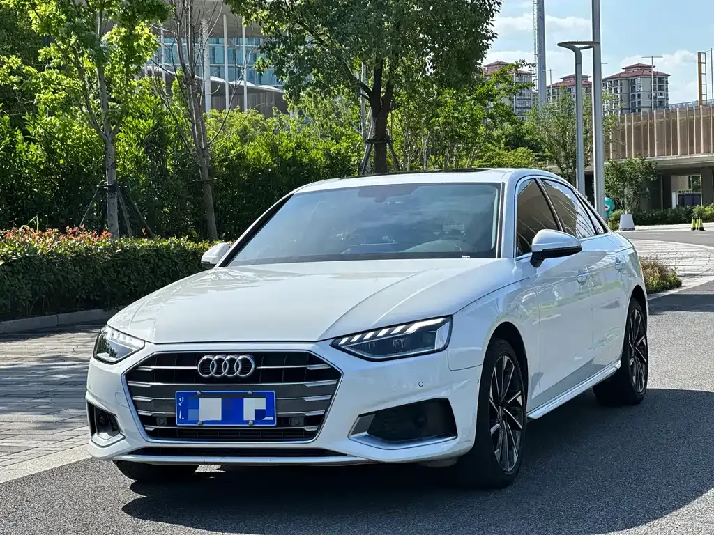 Audi A4L 2022 из CN, фото 1