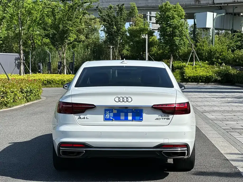 Audi A4L 2022 из CN, фото 10