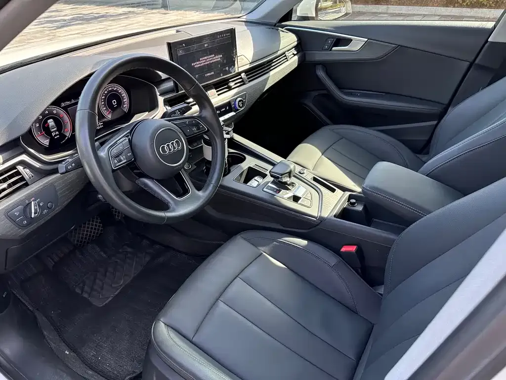 Audi A4L 2022 из CN, фото 7