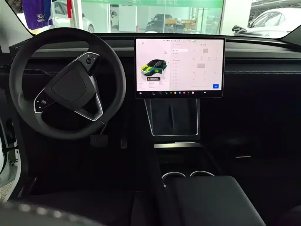 Tesla Model Y — фото 2
