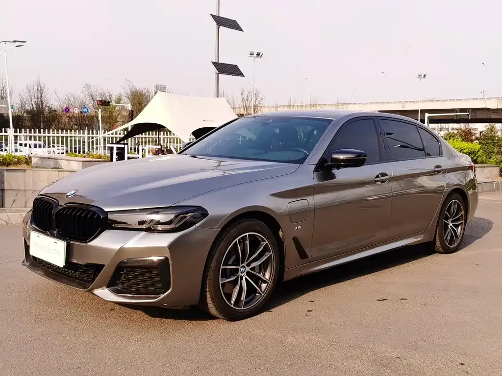 BMW 5 Series New Energy — фото 1