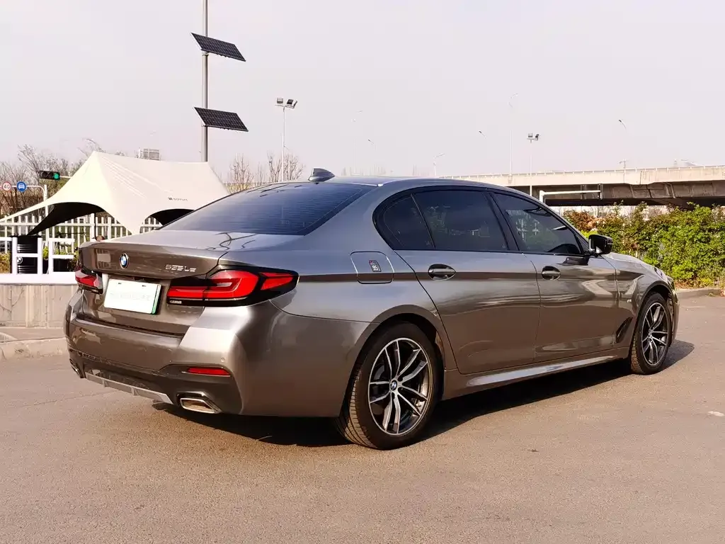 BMW 5 Series New Energy — фото 7