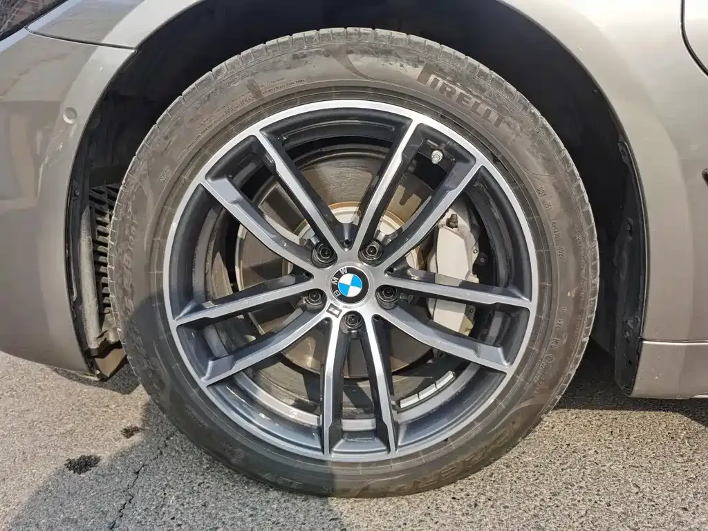 BMW 5 Series New Energy — фото 2