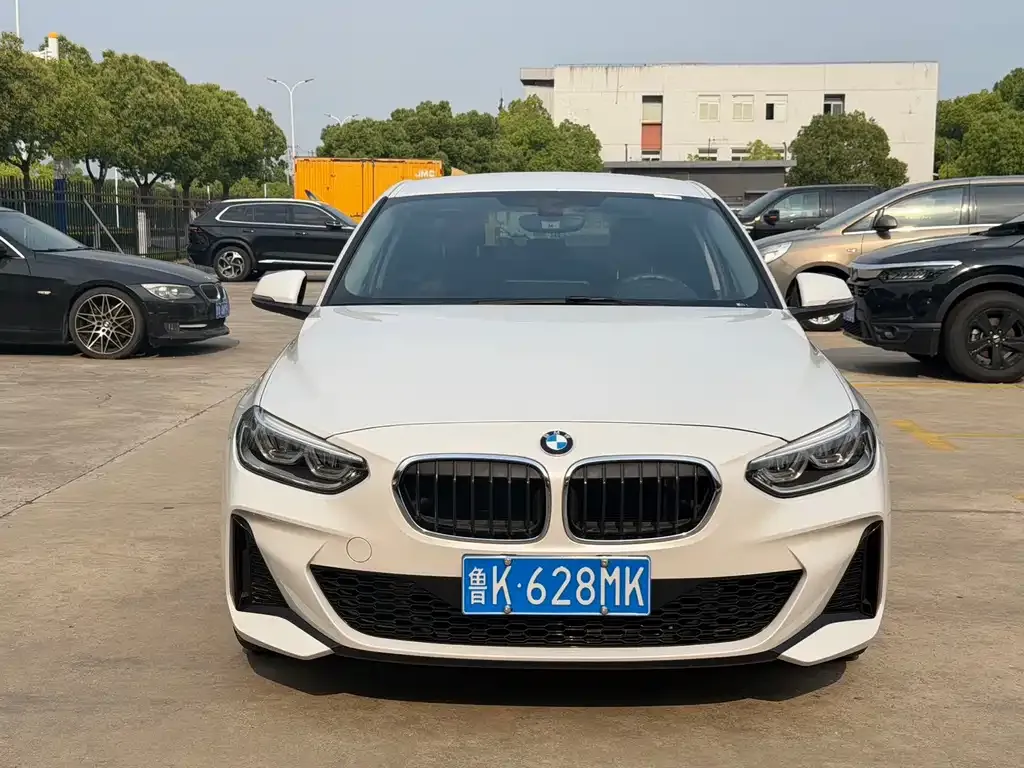BMW 1 Series 2022 из CN, фото 1
