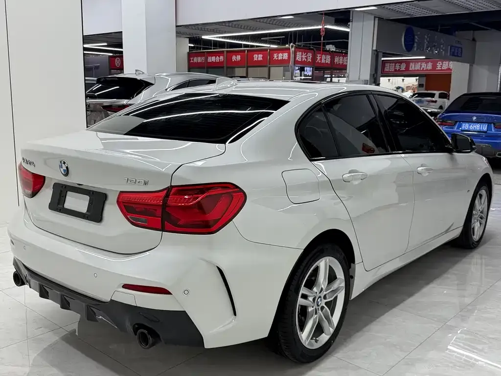 BMW 1 Series 2021 из CN, фото 9
