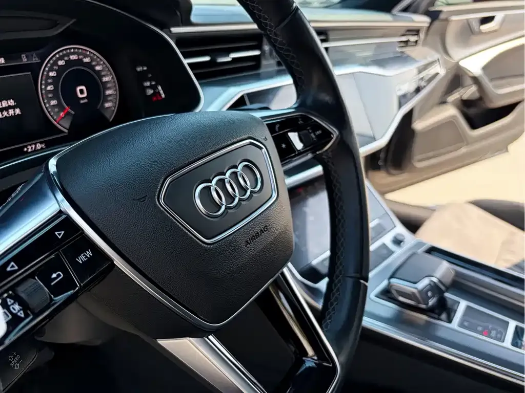Audi A6L — фото 9