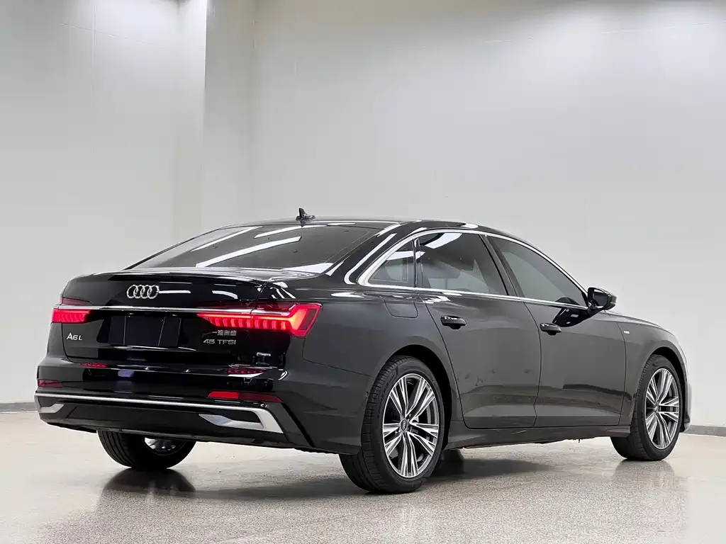 Audi A6L — фото 3