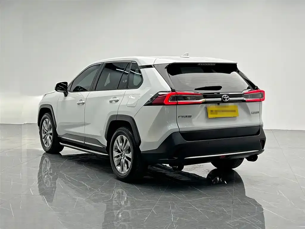 Toyota Wildlander — фото 10
