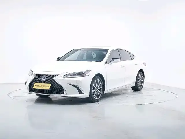 Lexus ES — фото 1