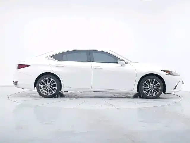 Lexus ES — фото 7