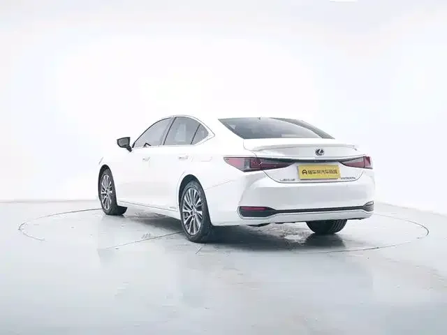 Lexus ES — фото 9