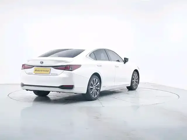 Lexus ES — фото 6