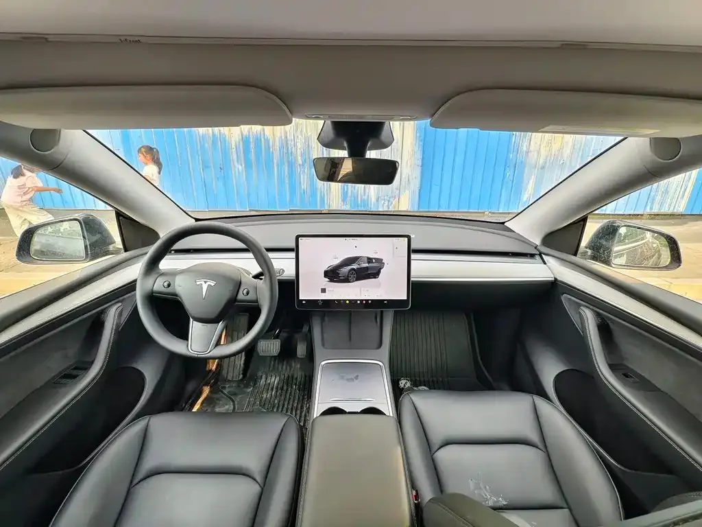Tesla Model Y — фото 2