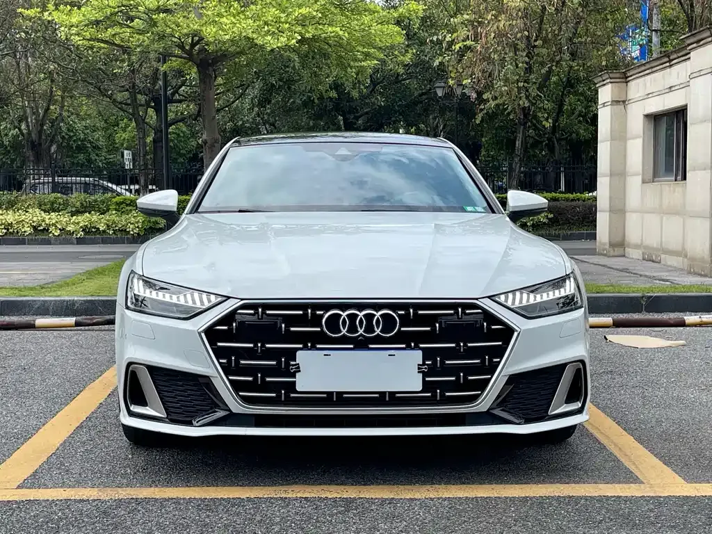 Audi A7L — фото 8