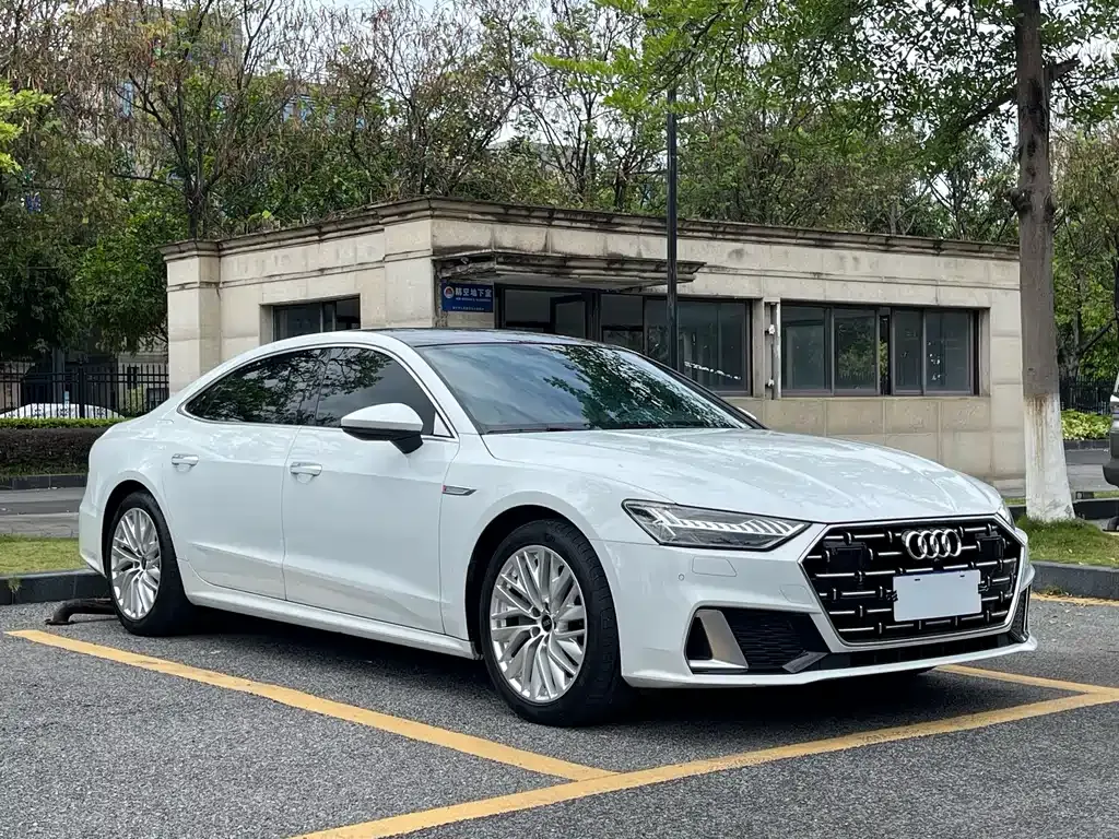 Audi A7L — фото 10