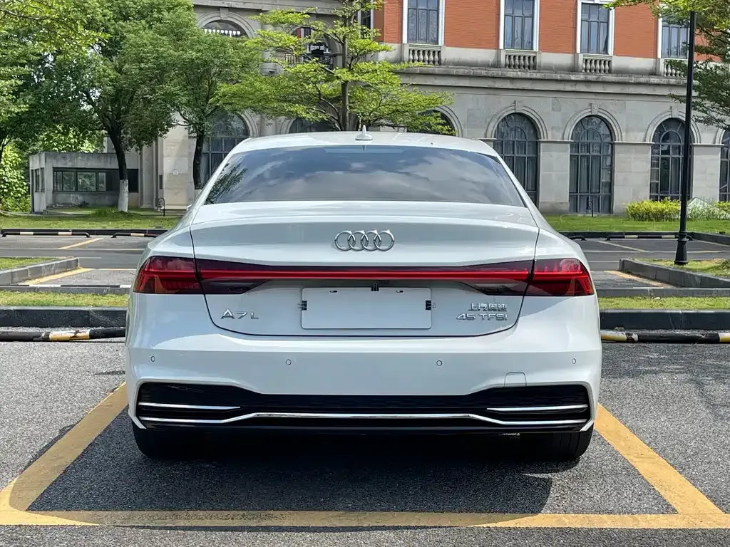 Audi A7L — фото 3