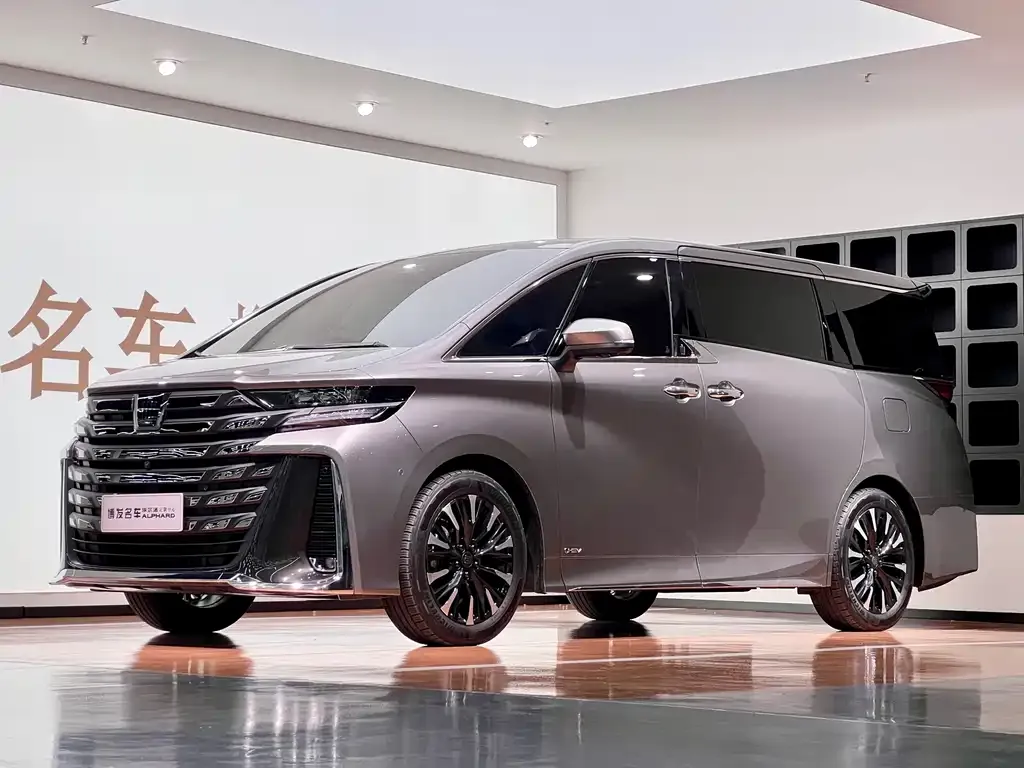 Toyota Vellfire — фото 1