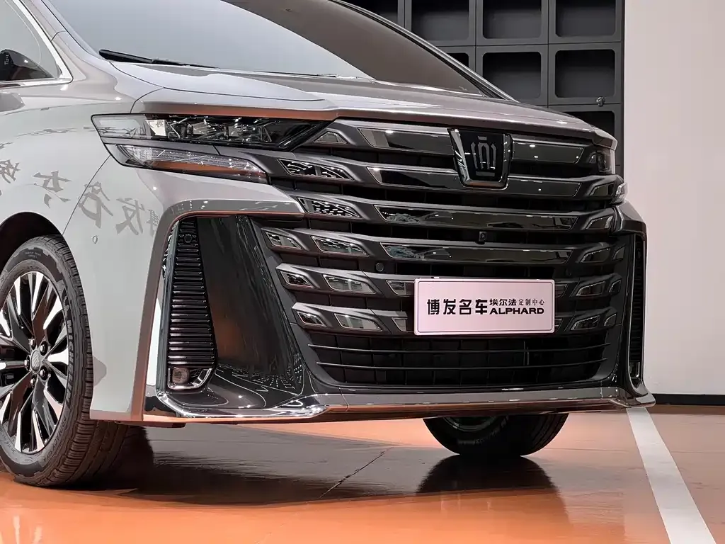 Toyota Vellfire — фото 8