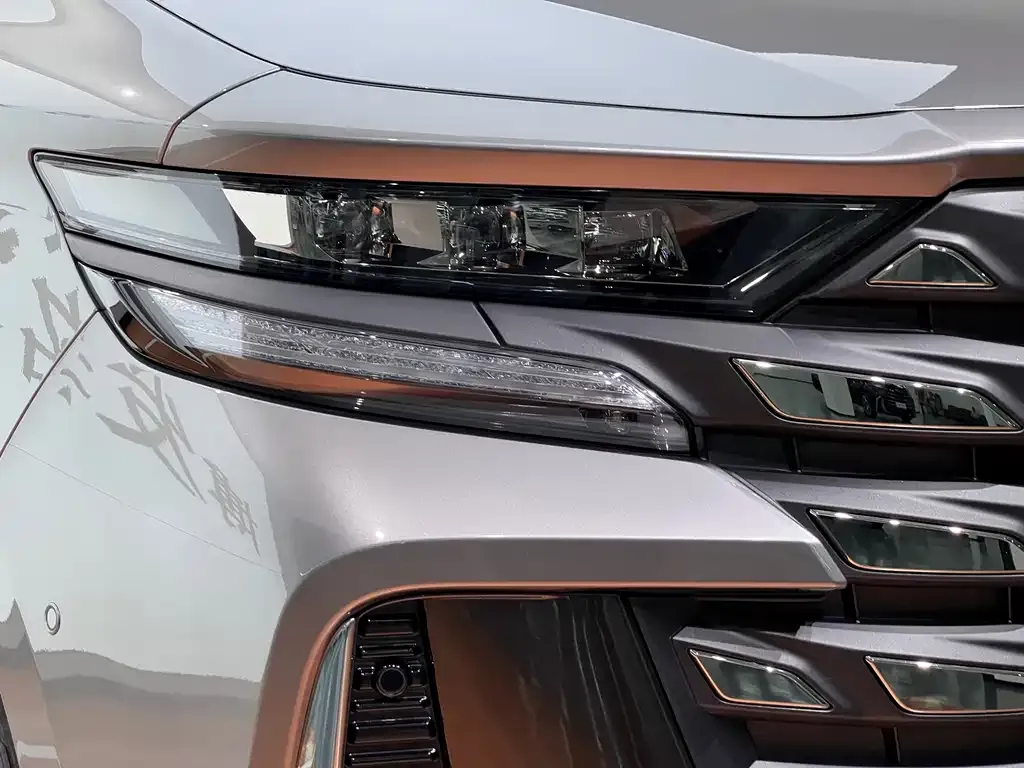 Toyota Vellfire — фото 5