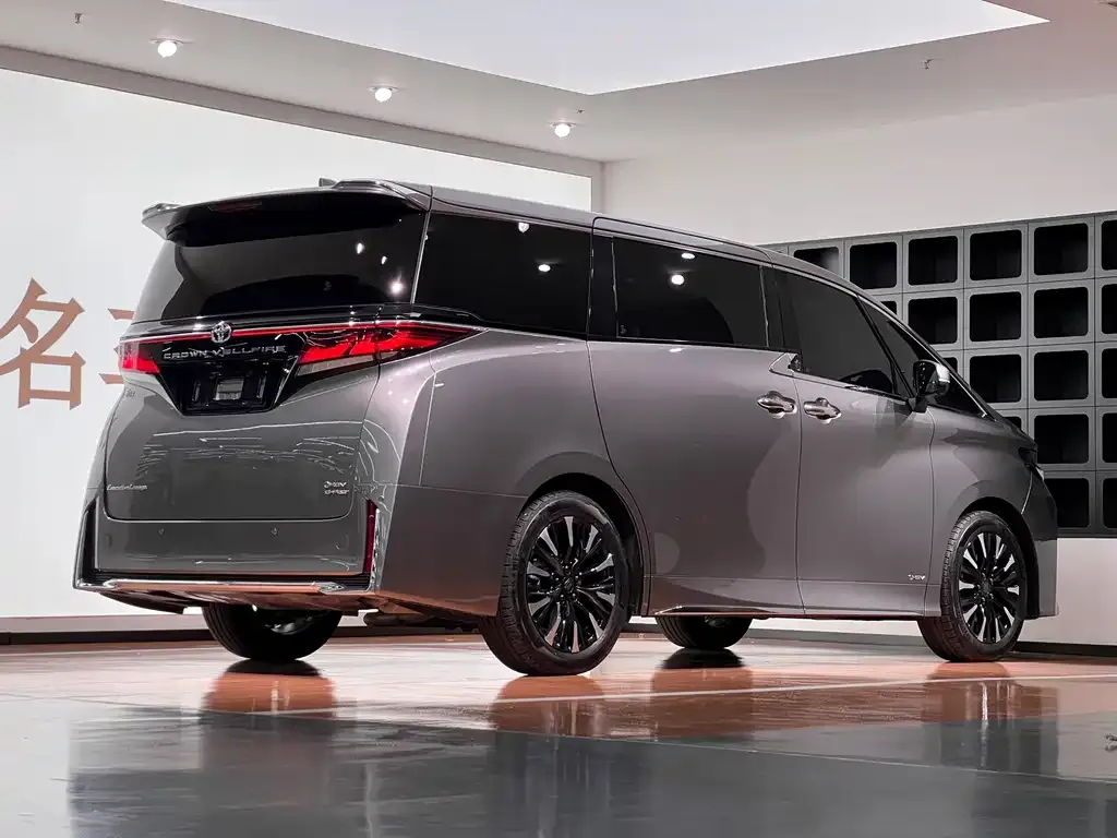 Toyota Vellfire — фото 9